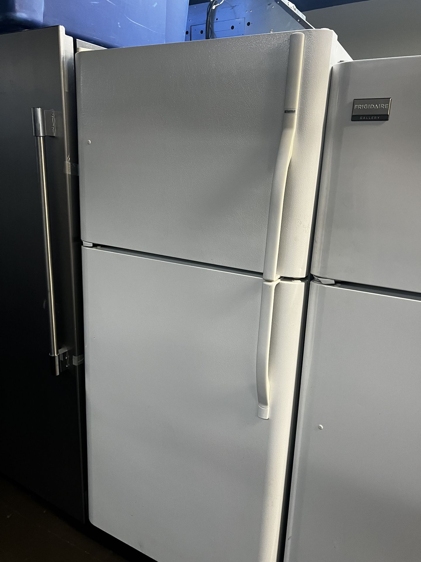 Kenmore Apartment Size Top Freezer Refrigerator With Internal Ice Maker