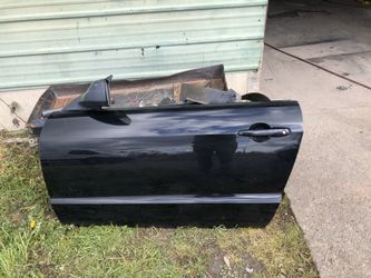 2005 Mustang left side door shell
