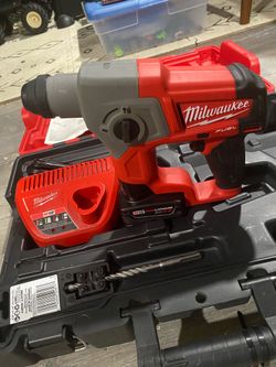 Milwaukee M12 Fuel Hammerdrill and 1 Concrete Drill Bit