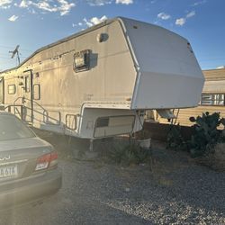 Fifth Wheel Trailer