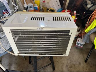 Window air conditioner 5000 btu 115v 📍oak cliff(75211)