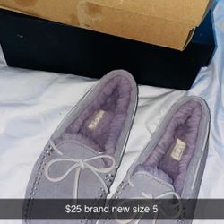 UGG slippers Brand New 