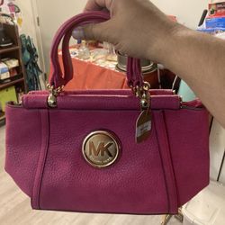 Mk Purse Color Pink // Size Large 