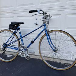 Vintage MIYATA Victor Road Bike Size Medium, 52 CM, 10 Speed, Steel, With Brand New Bike Wall Hanger