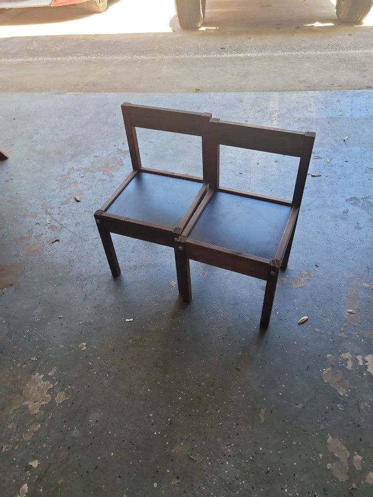 2 Kids Chairs 