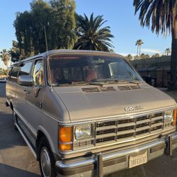 1989 Dodge Ram Wagon