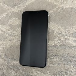 White iPhone XR 64gb Unlocked