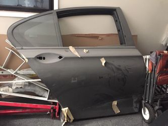 Bmw 2013 535i door small damage