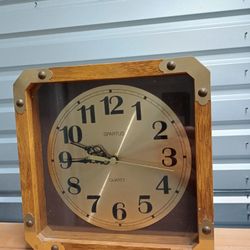 Timeless Antique Spartus Clock ⏰