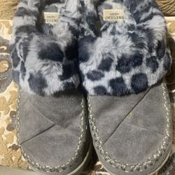 Earth Origins 'Raine' suede slippers with faux leopard fur trim Size 9