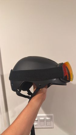 giro snowboard helmet and smith goggles