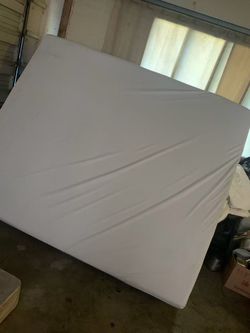 King size mattress 50 dollars ( selling fast)
