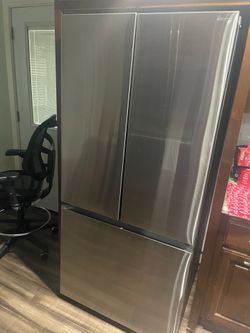 Samsung 25 cu. ft. 3-Door French Door Refrigerator - Like New! RF25C5551SR