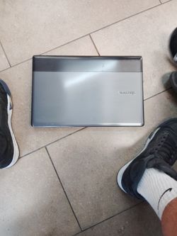 Samsung Laptop Notebook Model NP300ESC