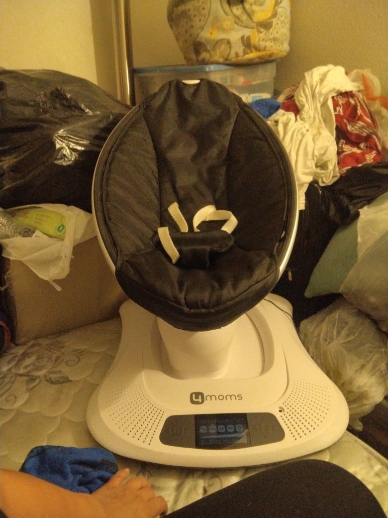 4moms mamaRoo Multi-Motion Baby Swing Smart Connectivity

