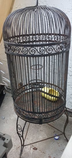 Large Metal Bird cage 