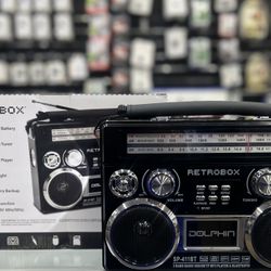 Retro Bluetooth Speaker With Flashlight 