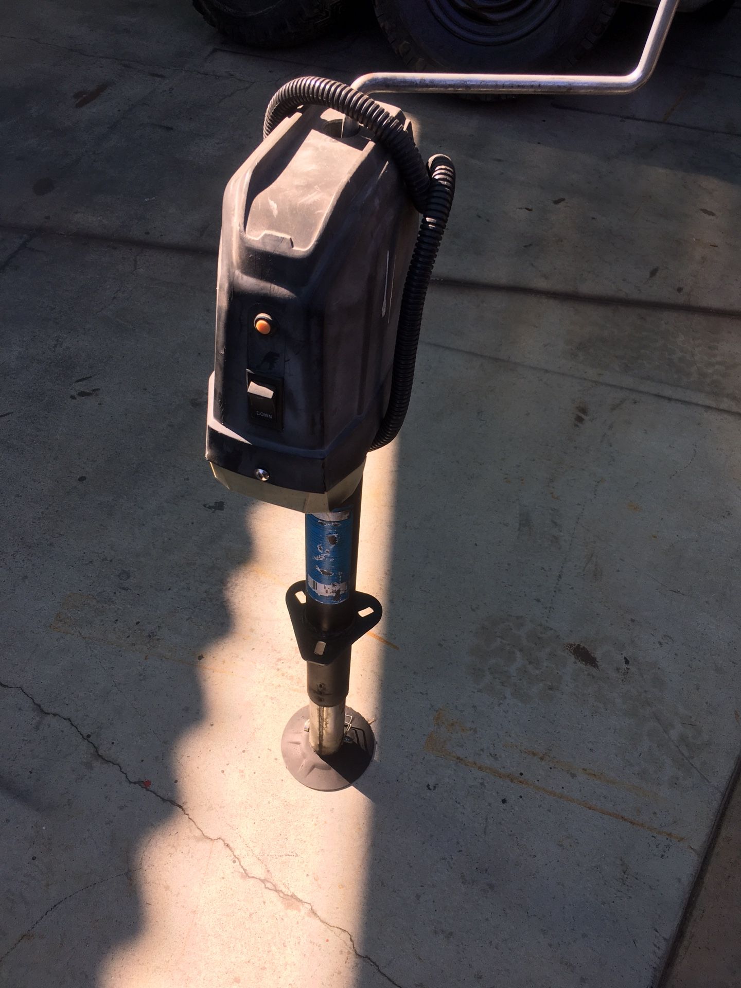 3500 lb electric and manual trailer jack