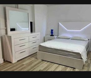 Ives Bedroom Set White Glossy Laquer White Bedroom Led 4 Pcs NEW