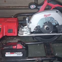 Milwaukee Red Lithium Battery Powered Circular Saw