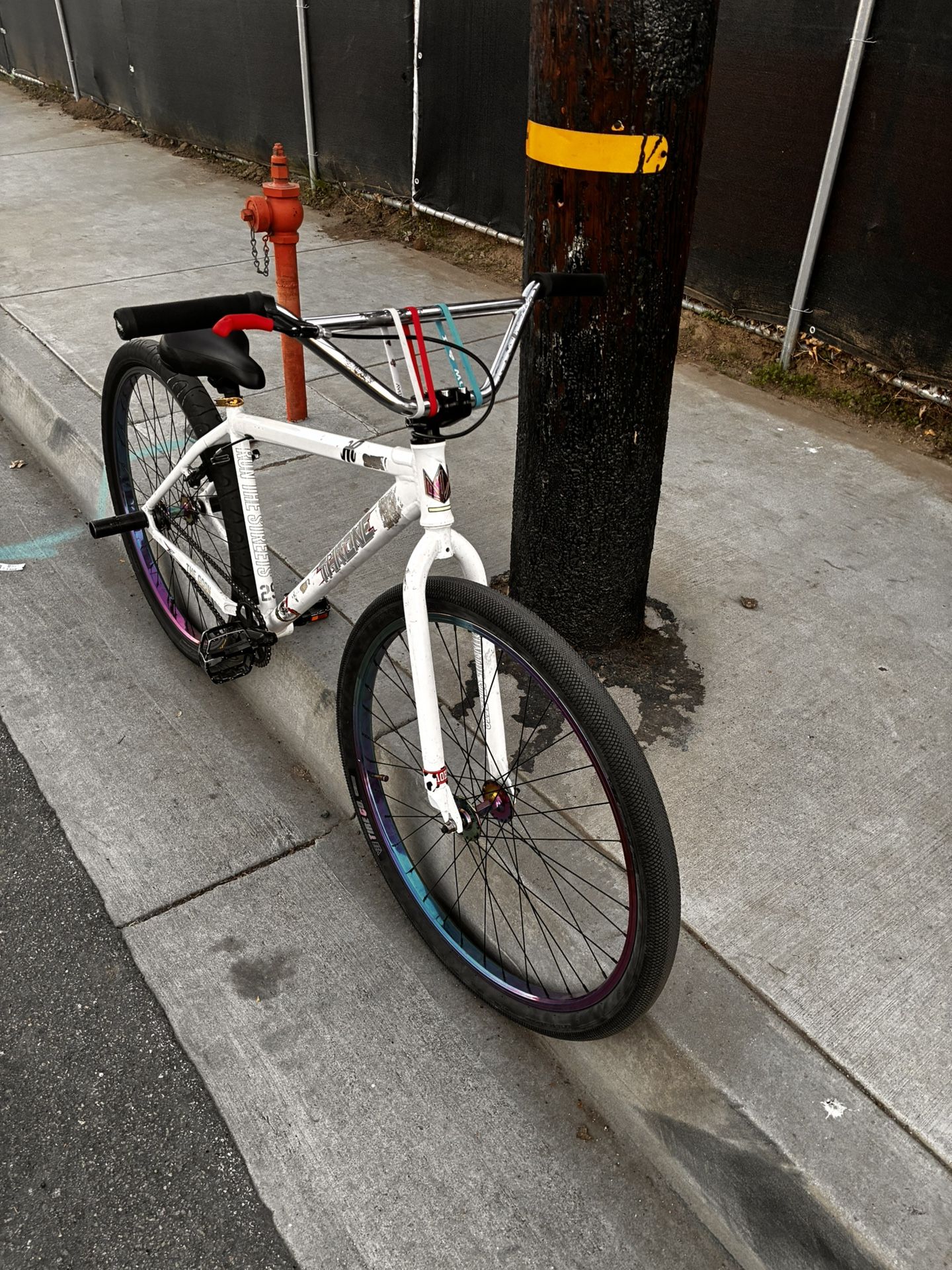 White Oil Exclusive Throne