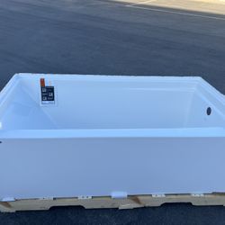 Vellamo 31.25-in W x 60-in L White Acrylic Rectangular Right Drain Alcove Soaking Bathtub