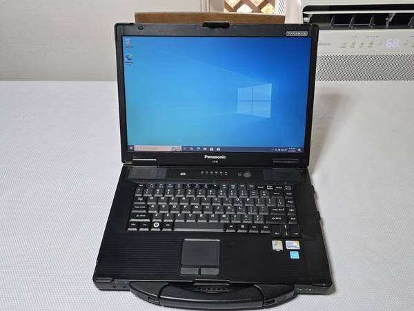 Panasonic ToughBook CF-52 (W10 Pro/8GB Ram/256GB SSD HD/New Battery) 