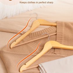 Set of 10 Piece Wood Cloth Hanger New Condition