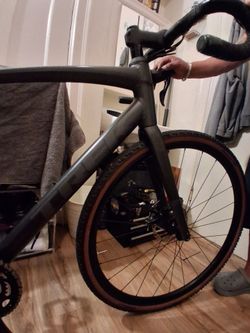 TREK Domanes ;  BLACK
