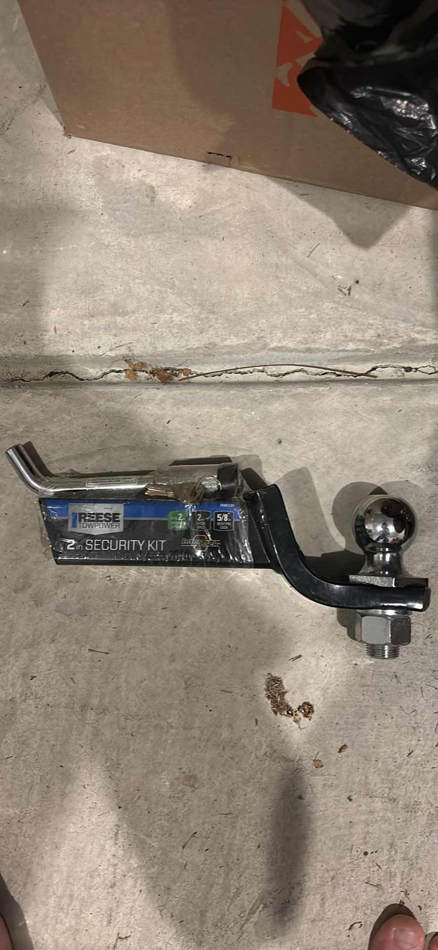 REESE TOW POWER 2in Security Kit Hitch/ball
