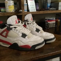 Air jordan 4 retro Red Cement.        Size 8