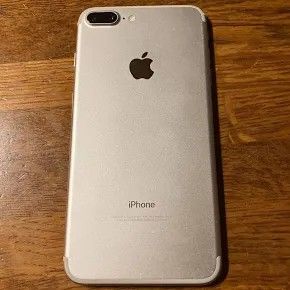 Cracked Screen iPhone 7 White 