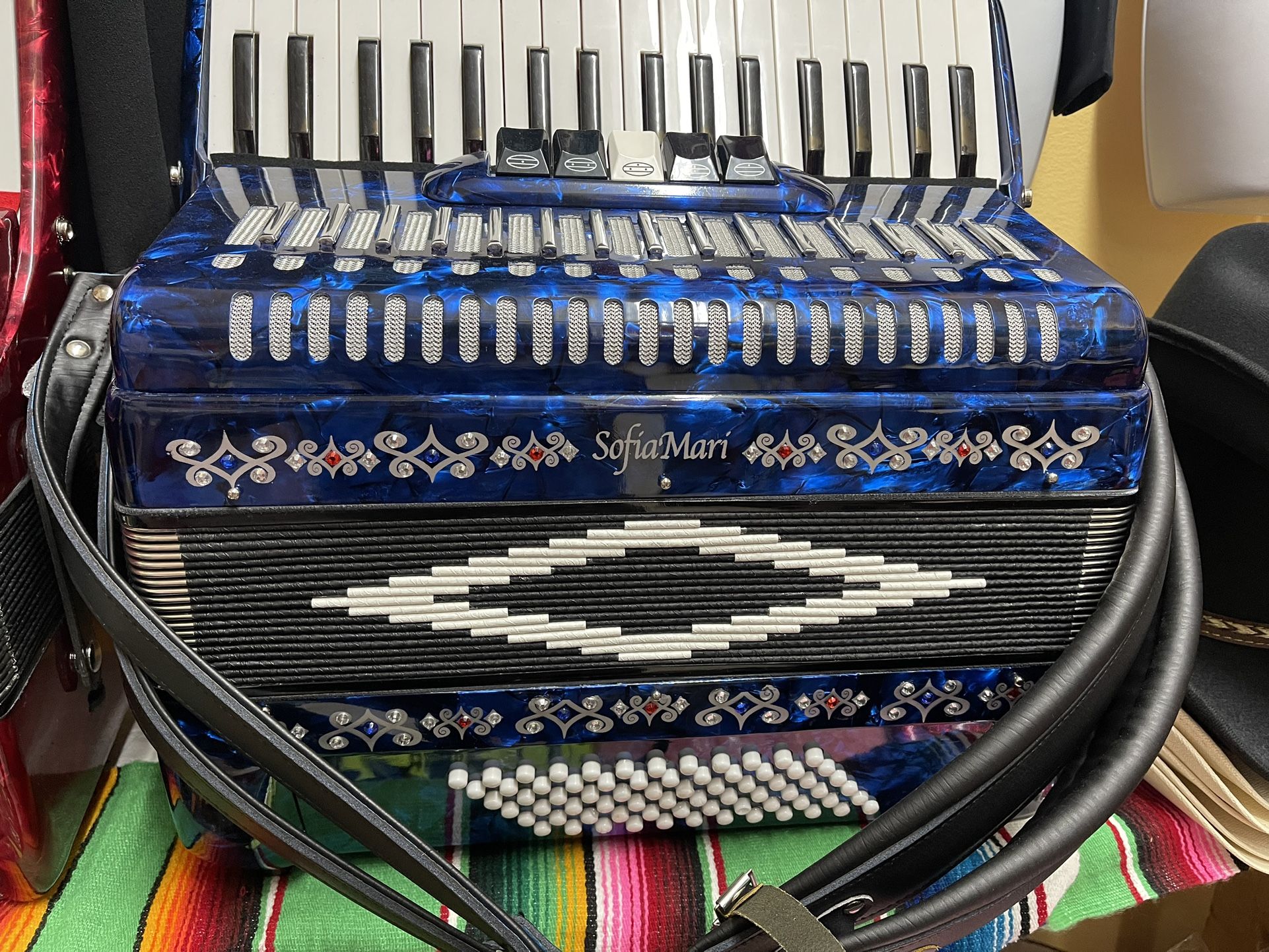 Sofia Mari Accordion De Tecla