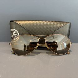 Authentic RayBan Aviator Sunglasses w/Case & Wipe