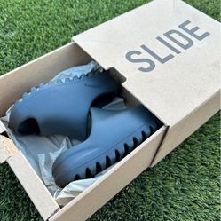 Yeezy Slide size 8K