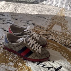 Gucci Shoes Size 8 Us 
