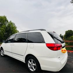 2004 Toyota Sienna 