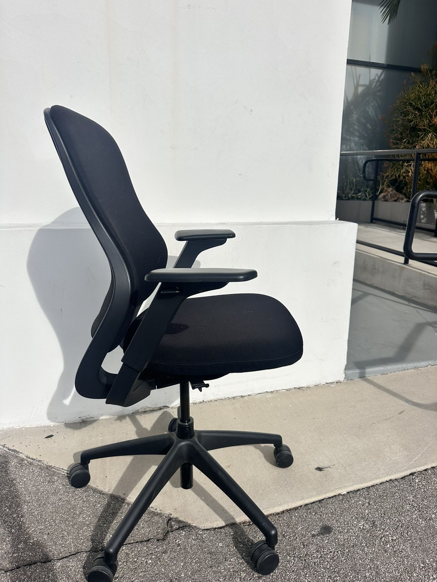 Knoll Office Chair Delivery Available
