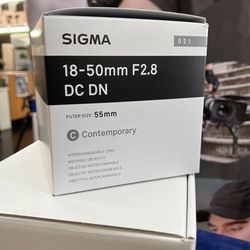 Sigma 18-50mm f/2.8 DC DN Contemporary Lens for Canon RF