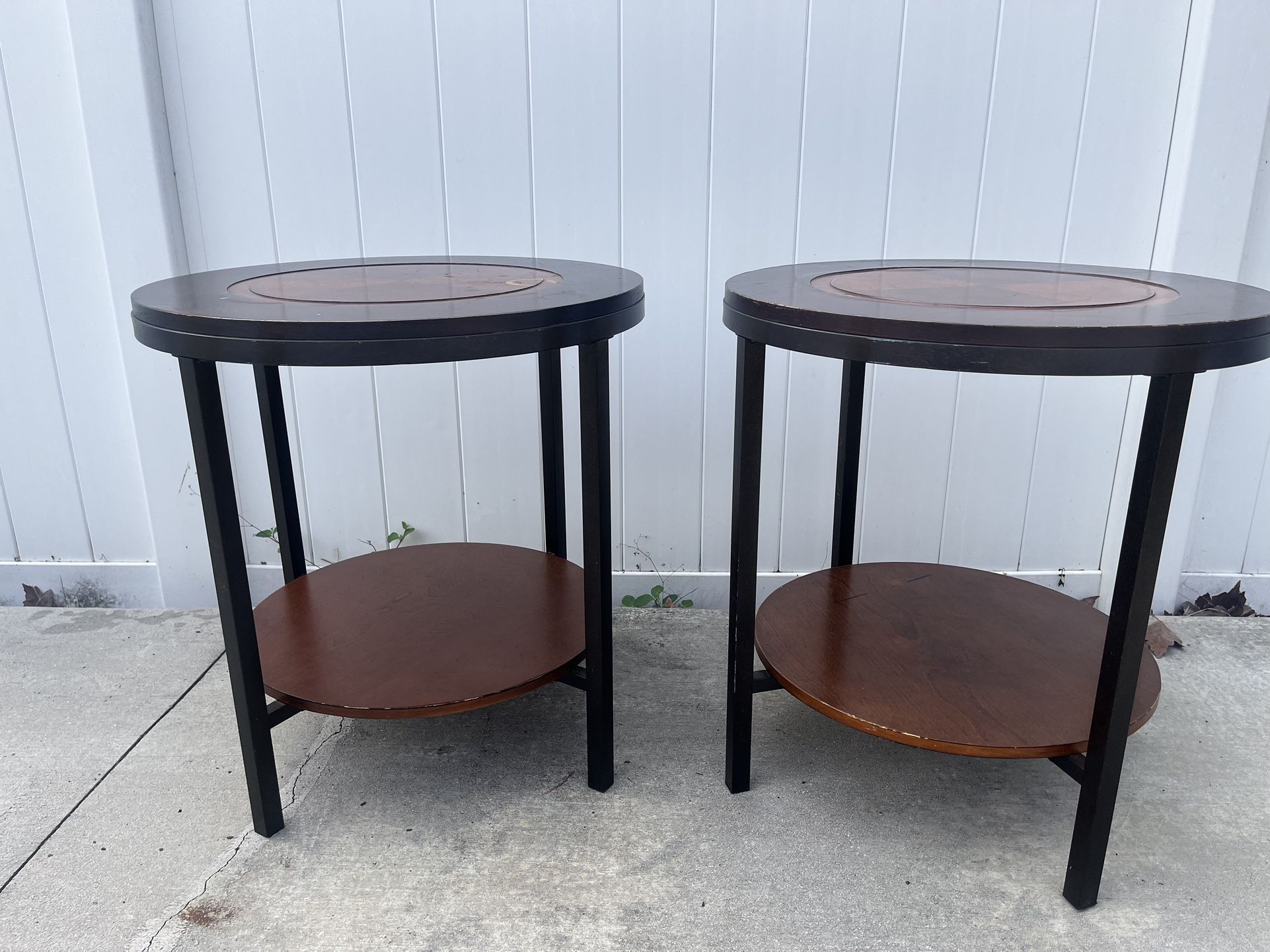 Round Wooden Nightstand / Small Coffee Table – Sturdy & Stylish