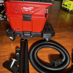 MILWAUKEE VACUUM NEXUS 6 GAL M18 FUEL NEXUS 6 Gallon Wet/Dry Vacuum with PACKOUT Compatibility