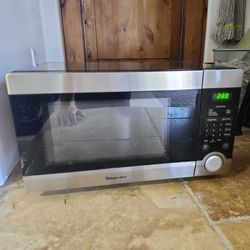 Magic Chef 1.1 cu. ft. Microwave