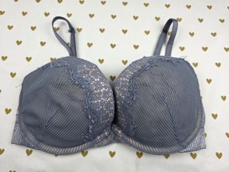 Victorias Secret BOMBSHELL add 2 sizes Plunge Bra 32D Lace Accent GREY Sexy