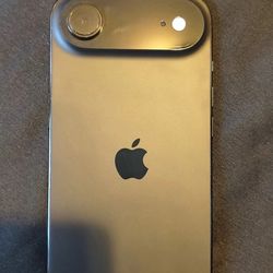 iPhone 17 Air, Phone Line Is On & It Has Data! Only Looking For 750-800.