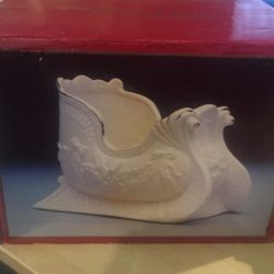 Musical Sleigh Figurine - Centurion Collection 