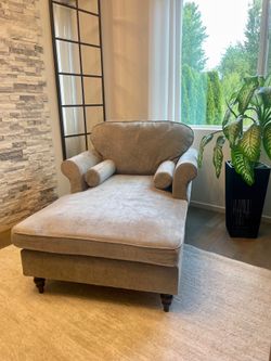Brand New Chaise Lounge! in gray color size on picture !!