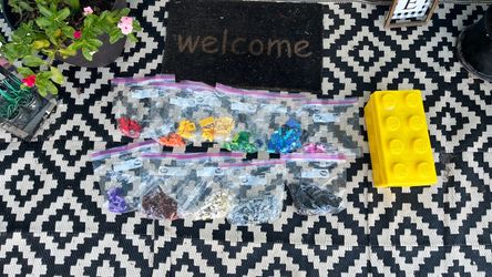Color sorted lego pieces