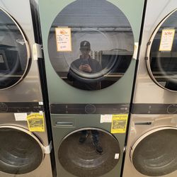 LG ThinQ WashTower In Forest Green