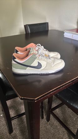 Men dunks size 10.5