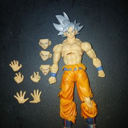 Sh Figuarts MUI Goku